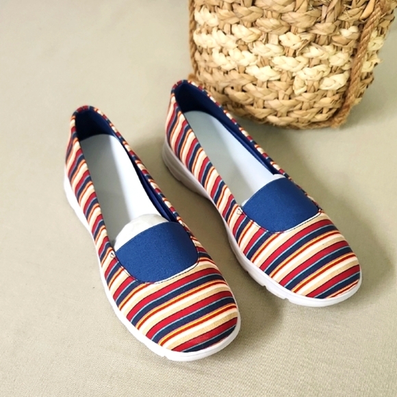 Striped Multicolor Women's Flats Lands End NWOT Size 11 Canvas - Picture 1 of 6